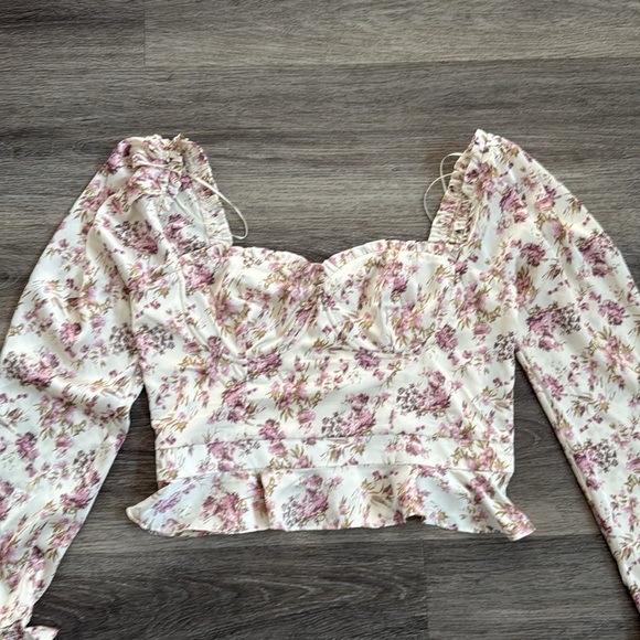 ASTR Floral Cropped Top Cottage Core Flounce Large Sweetheart Neckline Feminine - Picture 5 of 8